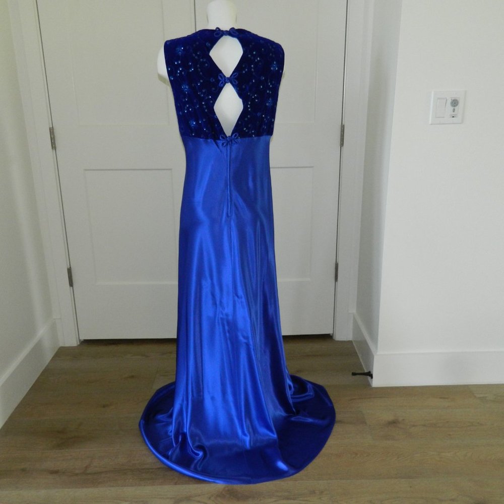 NWT Zum Zum 90 s Mistral Blue Sequin Embroider Prom Special Occasion Dress sz 18